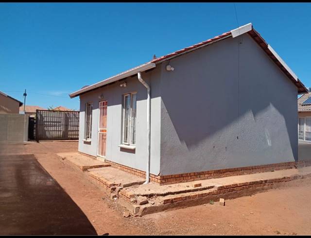 2 BEDROOM HOUSE FOR SALE IN SAVANNA CITY